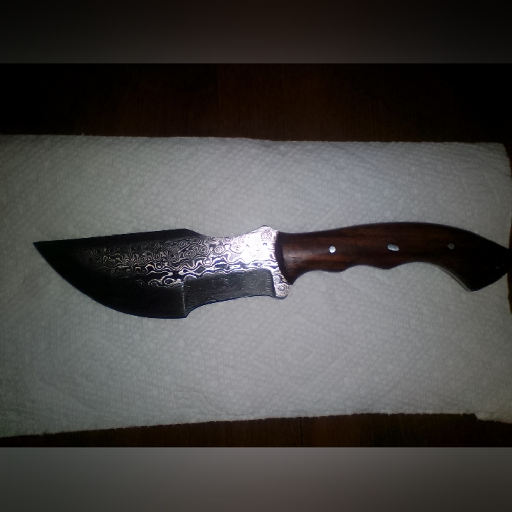 Handcrafted Damascus Steel Knife with Wooden Handle Leather Sheath
